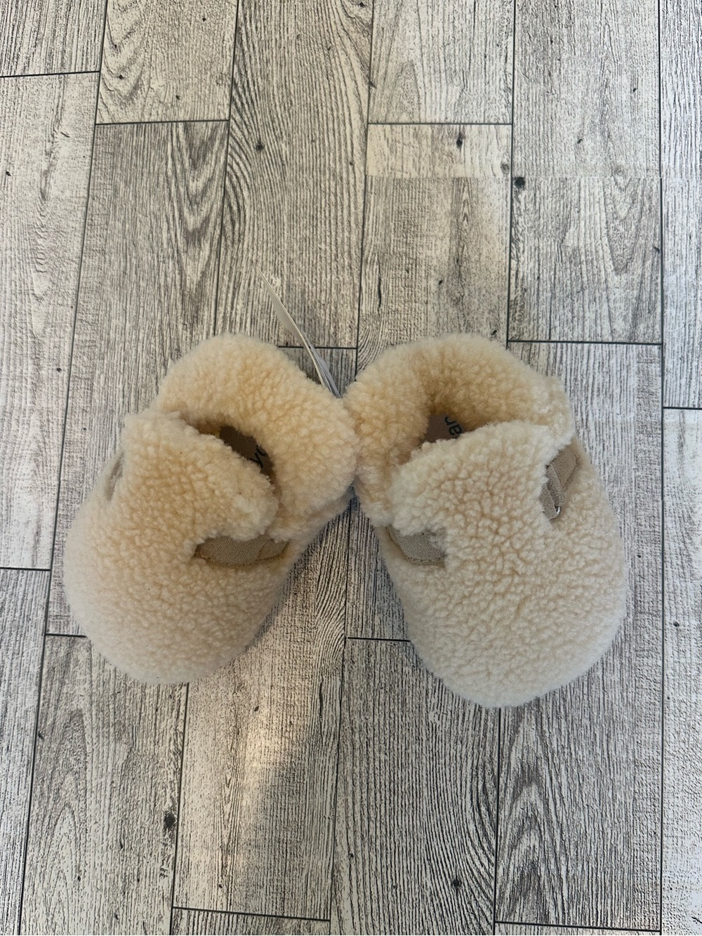New! BabyGap Cozy Cream Sherpa Kids Slip-On Shoes size 3-6 months